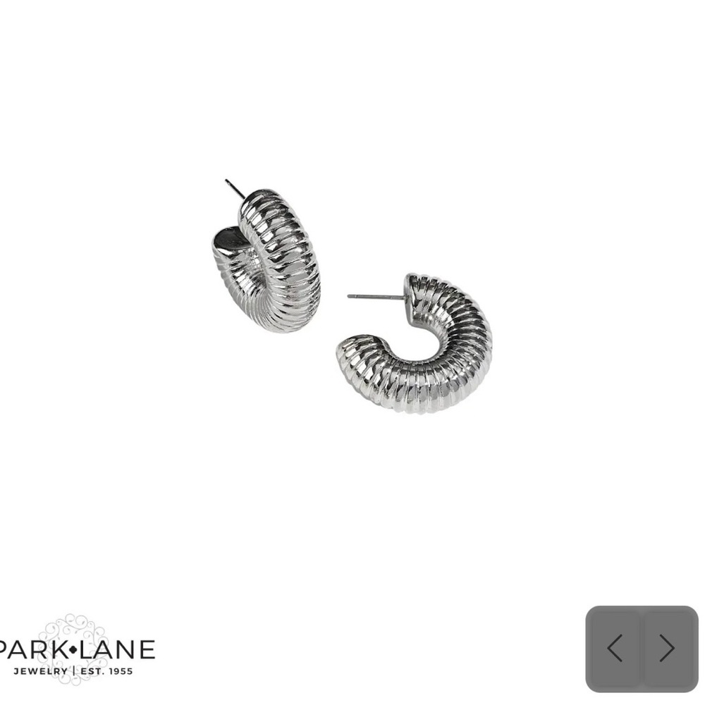 Park Lane “Embraceable” Earrings in Silver! BNIB!! - Picture 1 of 10